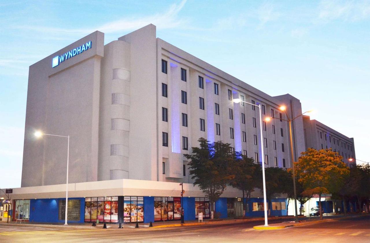 Wyndham Executivo Culiacán Buitenkant foto